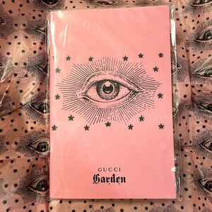 NEW RARE Gucci Garden pink notebook
Florence exclusive limited